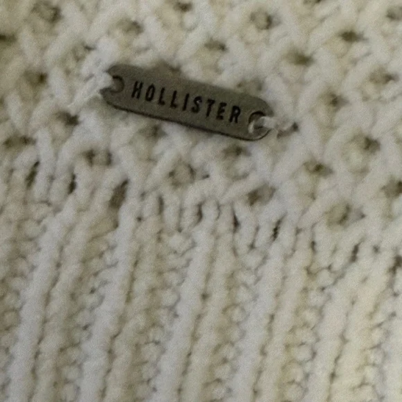 Hollister Women’s White Textured Knit Mock Neck Sweater — Size L - Picture 5 of 8